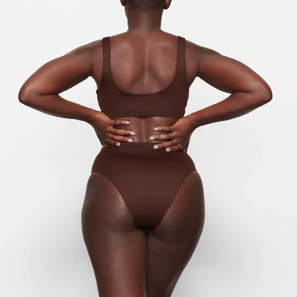 🤎 SKIMS Signature Swim Tank Bikini Top - NWT - Size M - Cocoa - Picture 4 of 5